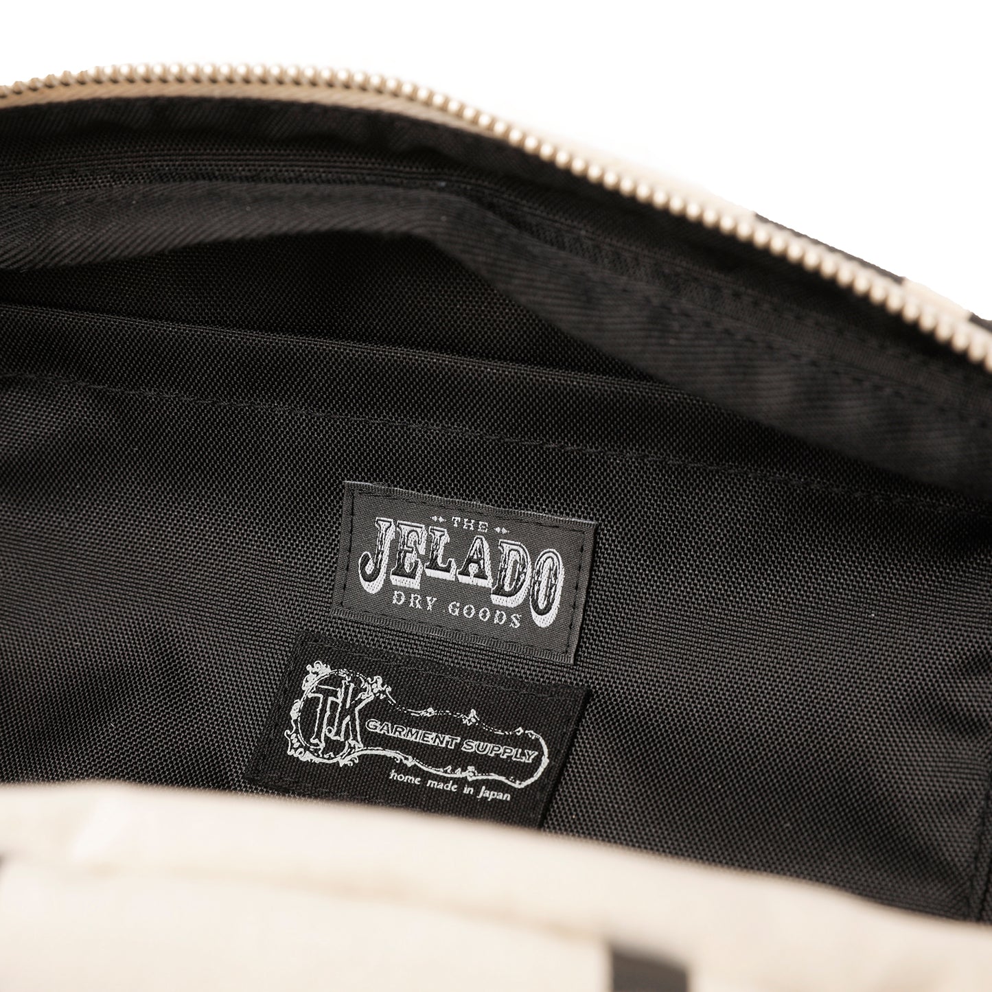 【JDG23660】Bus Stop Ramble Sling